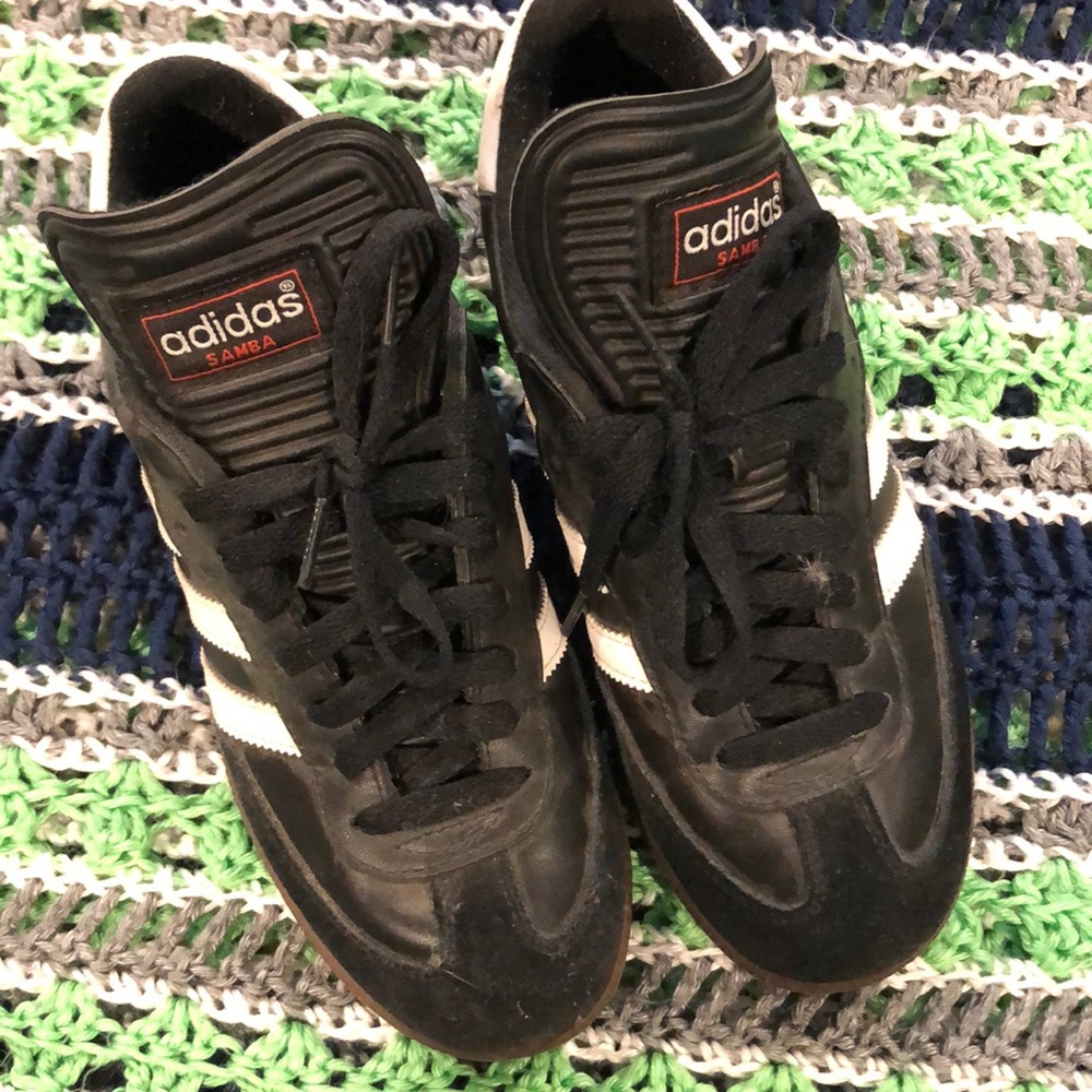 EUC Adidas Samba sneakers